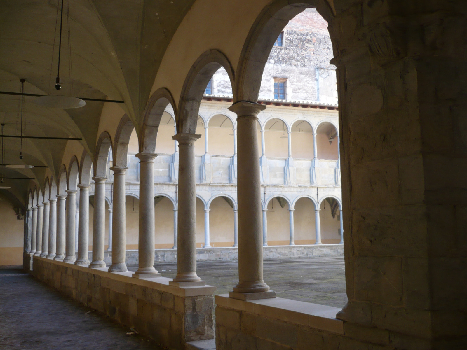 claustre_del_carme_turisme_olot