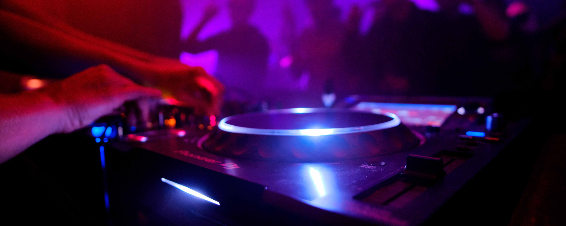 djs