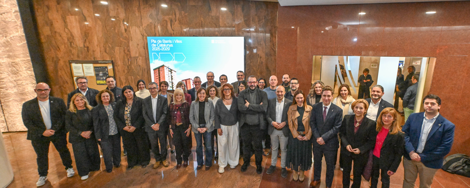 fOTO_FAMILIA_BARRIS_1ACONVO_yPvXPSH