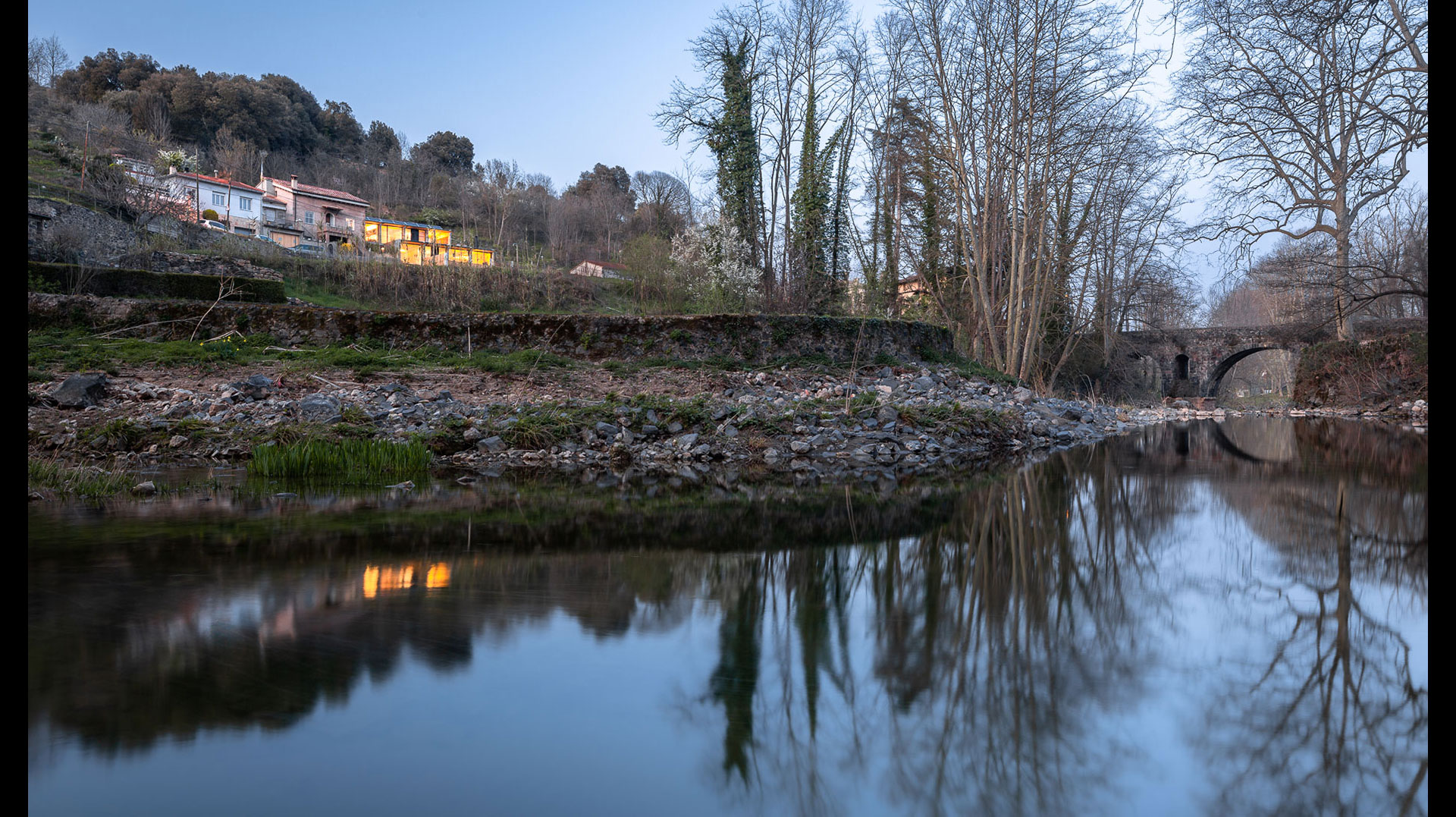 oa-la-nova-arquitectura-de-la-garrotxa-joves-paisatge-tartera-arnau-verges-foto-marc-torra